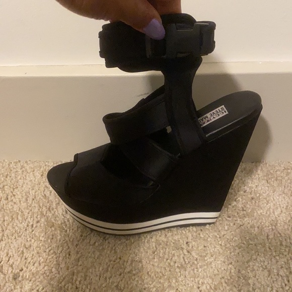 Super cute black platform sandals - Picture 2 of 2